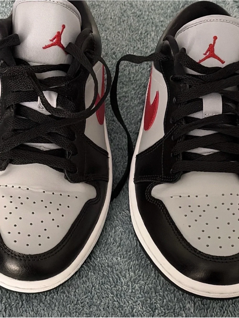 Jordan AirJordan 1 Low Sneaker Black/Gray/Red Leather Women’s 8.5 EU 40